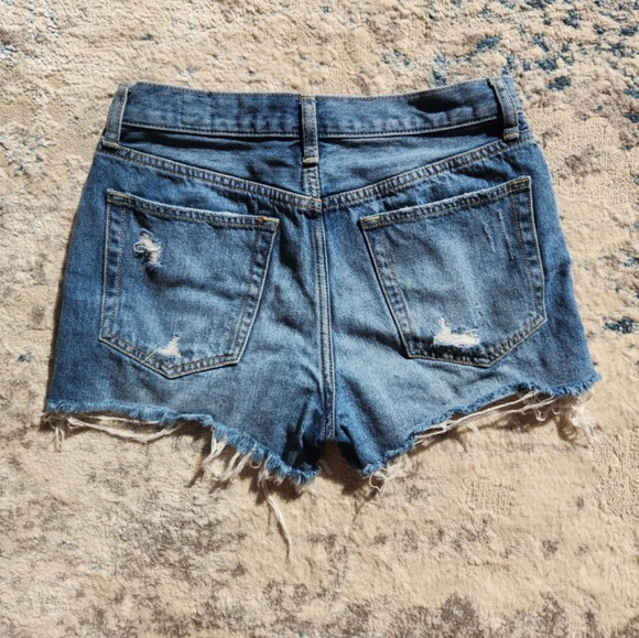 We The Free Women's Size 27 Distressed Denim Shorts - Picture 3 of 3